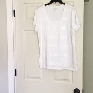 Chico's White Short Sleeve T-Shirt